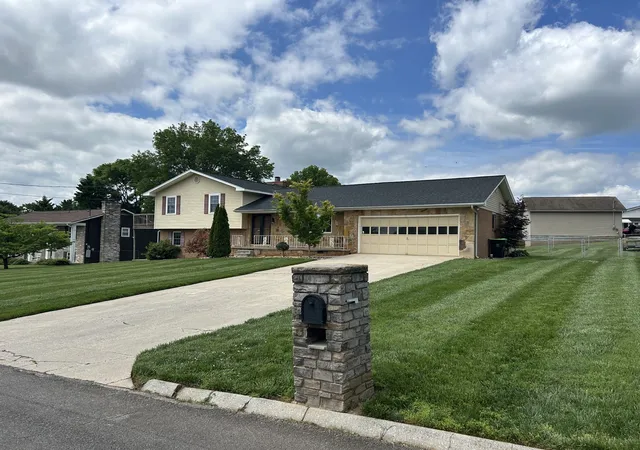 Photo 3 of Single family home for sale at 323 Logan St, Seymour, TN 37865 | MLS# 3544342 | Listing updated on 2026-10-09