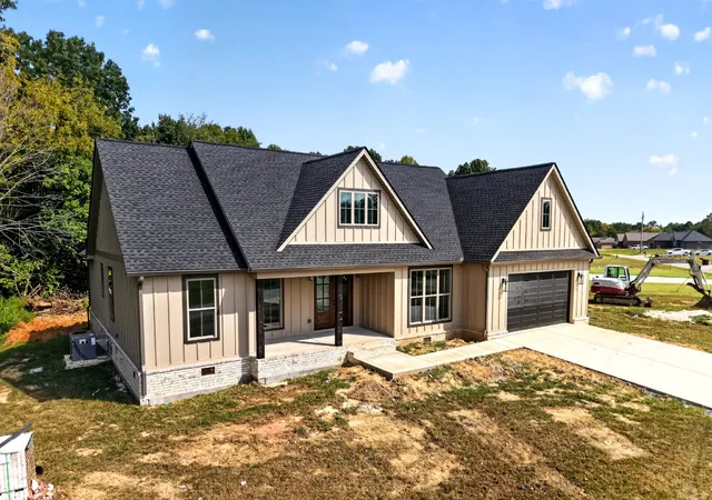 Photo 1 of Single family home for sale at 182 Red Oak Ln, Monroe, TN 38573 | MLS# 3544370 | Listing updated on 2026-10-02