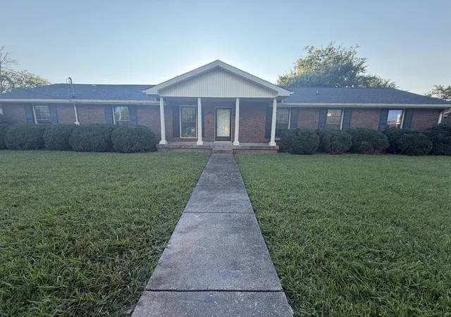 Photo 1 of Sale Pending at 706 Windmere Dr, Lebanon, TN 37090 | MLS# 3544411 | Listing updated on 2026-09-15