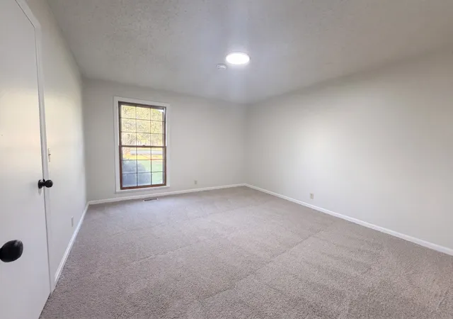Photo 3 of Sale Pending at 706 Windmere Dr, Lebanon, TN 37090 | MLS# 3544411 | Listing updated on 2026-09-15