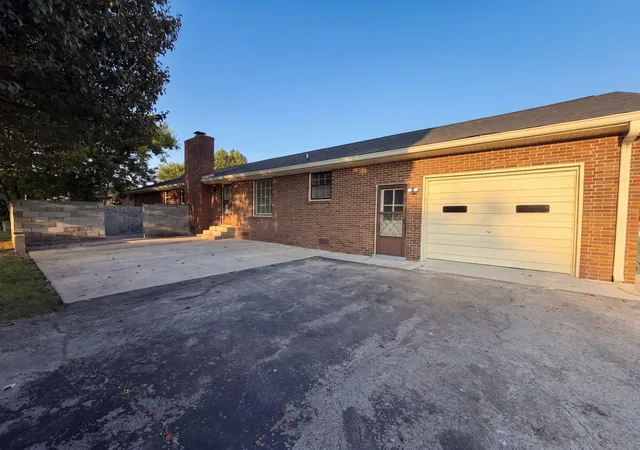 Photo 4 of Sale Pending at 706 Windmere Dr, Lebanon, TN 37090 | MLS# 3544411 | Listing updated on 2026-09-15