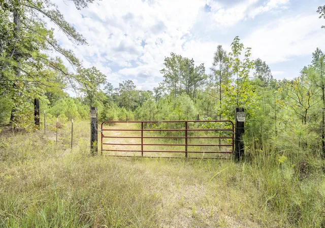 Photo 2 of Sale Pending at 5887 Beauty Hl Rd, Adamsville, TN 38310 | MLS# 3545536 | Listing updated on 2026-10-02