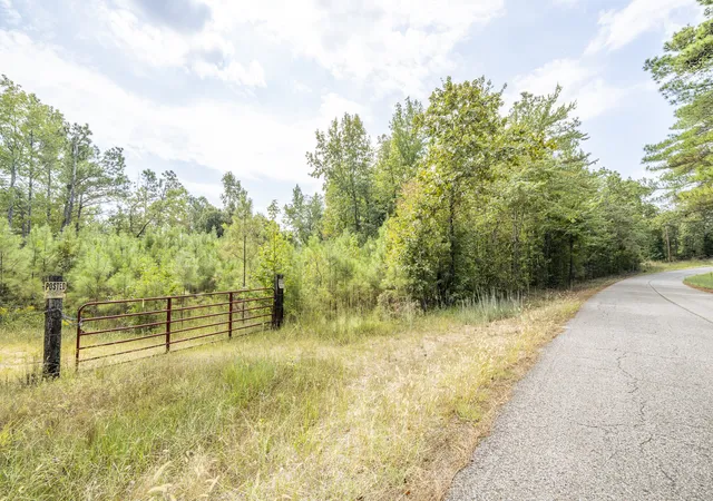 Photo 3 of Sale Pending at 5887 Beauty Hl Rd, Adamsville, TN 38310 | MLS# 3545536 | Listing updated on 2026-10-02