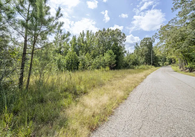 Photo 4 of Sale Pending at 5887 Beauty Hl Rd, Adamsville, TN 38310 | MLS# 3545536 | Listing updated on 2026-10-02