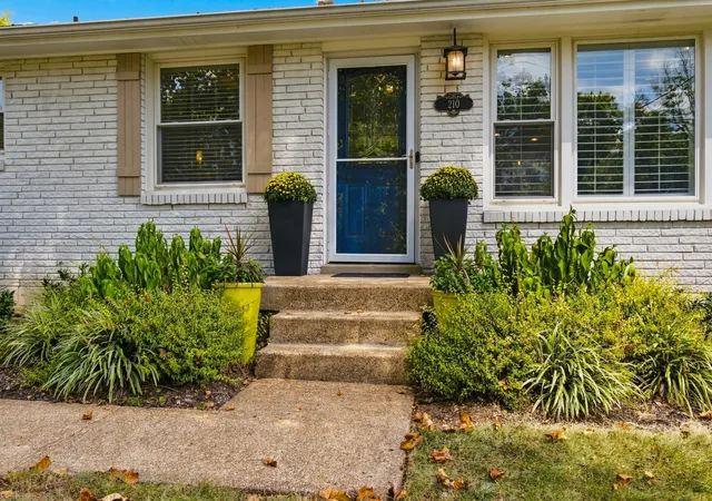 Photo 2 of Single family home for sale at 210 Wauford Dr, Nashville, TN 37211 | MLS# 3544498 | Listing updated on 2026-10-05