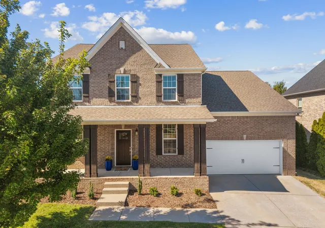 Photo 2 of Single family home for sale at 2013 Devonwood Ln, Thompsons Station, TN 37179 | MLS# 3604060 | Listing updated on 2026-10-09