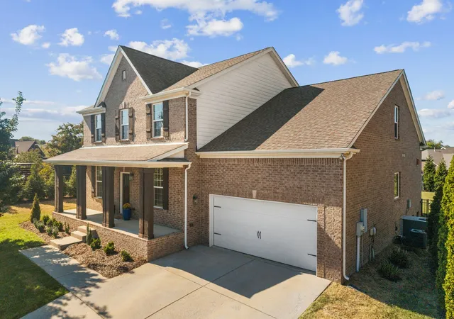 Photo 3 of Single family home for sale at 2013 Devonwood Ln, Thompsons Station, TN 37179 | MLS# 3604060 | Listing updated on 2026-10-09