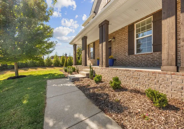 Photo 3 of Single family home for sale at 2013 Devonwood Ln, Thompsons Station, TN 37179 | MLS# 3604060 | Listing updated on 2026-10-09