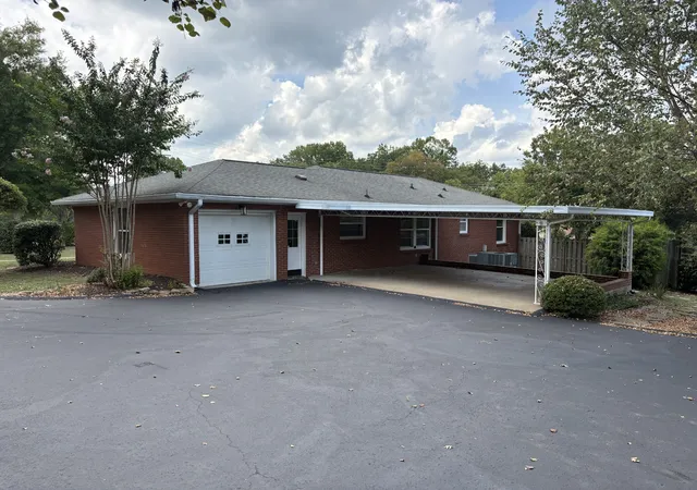Photo 3 of Single family home for sale at 716 N Graycroft Ave, Madison, TN 37115 | MLS# 3544749 | Listing updated on 2026-09-21