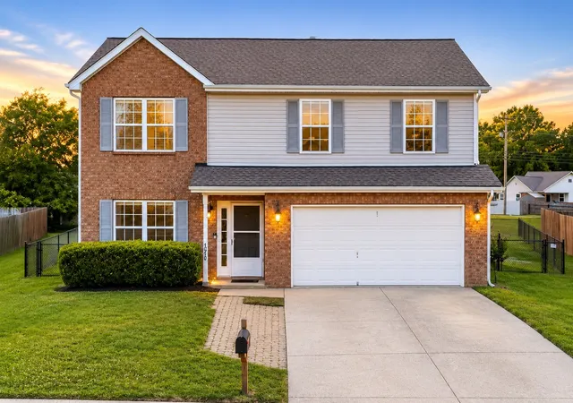 Single family home for sale at 1010 Lowrey Pl, Spring Hill, TN 37174 | MLS# 3546562