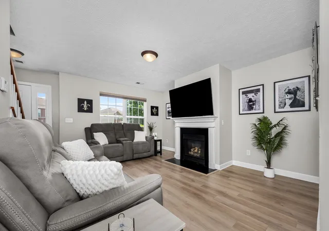 Photo 3 of Single family home for sale at 1010 Lowrey Pl, Spring Hill, TN 37174 | MLS# 3546562 | Listing updated on 2026-10-08