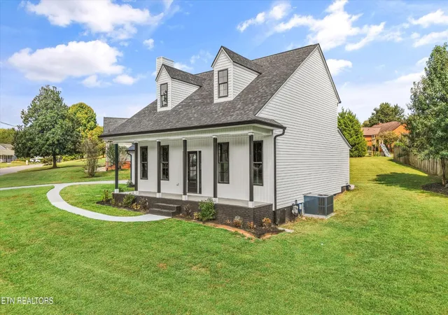 Photo 2 of Sale Pending at 441 Dairy Ln, Lenoir City, TN 37772 | MLS# 3544489 | Listing updated on 2026-09-30