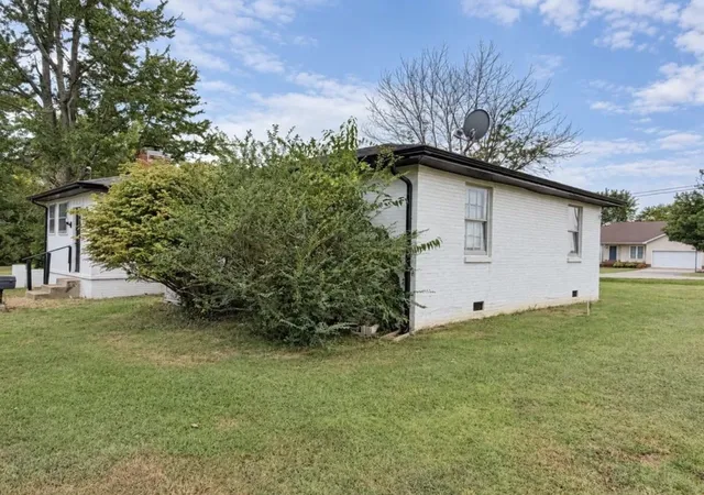 Photo 3 of Single family home for sale at 1501 Orndorff Ml St, Russellville, KY 42276 | MLS# 3619305 | Listing updated on 2026-10-12