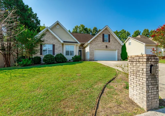 Photo 2 of Single family home for sale at 5789 Sarah Dr, Ooltewah, TN 37363 | MLS# 3544803 | Listing updated on 2026-09-27