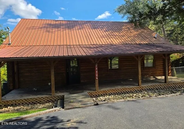 Photo 2 of Single family home for sale at 2875 E Walnut Grv Rd, Sevierville, TN 37876 | MLS# 3544813 | Listing updated on 2026-09-15