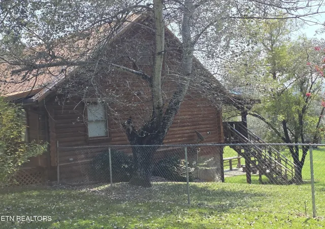 Photo 3 of Single family home for sale at 2875 E Walnut Grv Rd, Sevierville, TN 37876 | MLS# 3544813 | Listing updated on 2026-09-15