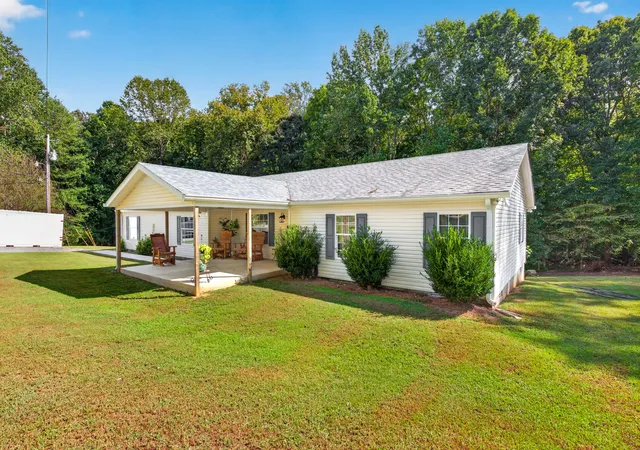 Photo 2 of Manufactured home for sale at 1251 Porter Morris Rd, Chapmansboro, TN 37035 | MLS# 3544941 | Listing updated on 2026-09-25