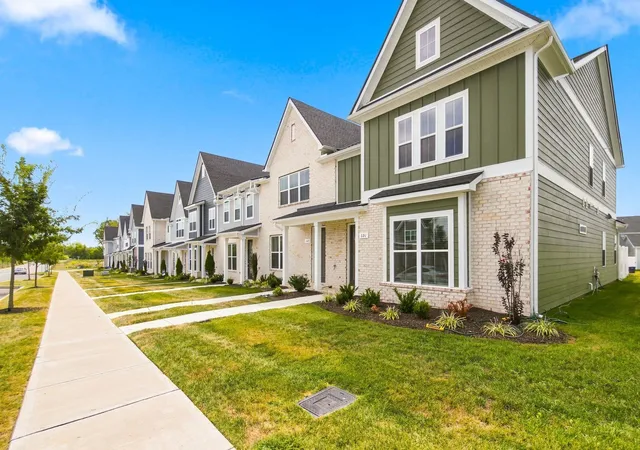 Photo 3 of Townhouse for sale at 351 Greystone Lee Blvd, Smyrna, TN 37167 | MLS# 3592801 | Listing updated on 2026-09-19