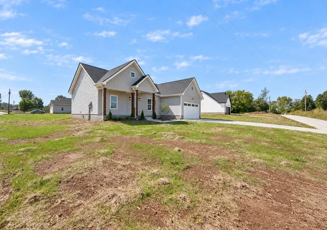 Photo 2 of Single family home for sale at 2864 Smoot Rd, Morrison, TN 37357 | MLS# 3620244 | Listing updated on 2026-10-14