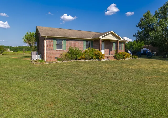 Photo 3 of Single family home for sale at 25 Mandy Ln, Fayetteville, TN 37334 | MLS# 3547905 | Listing updated on 2026-09-23