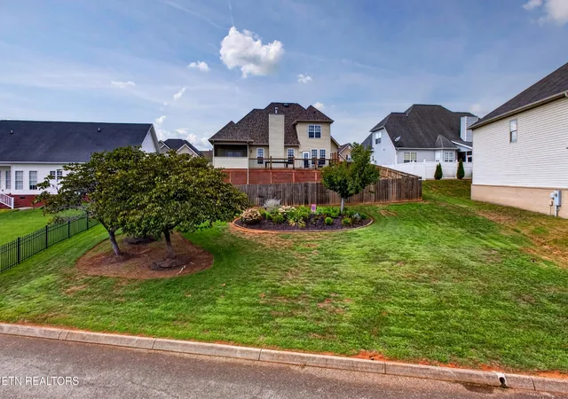 Photo 2 of Single family home for sale at 2626 Nicholas View Ln, Knoxville, TN 37931 | MLS# 3545020 | Listing updated on 2026-09-17