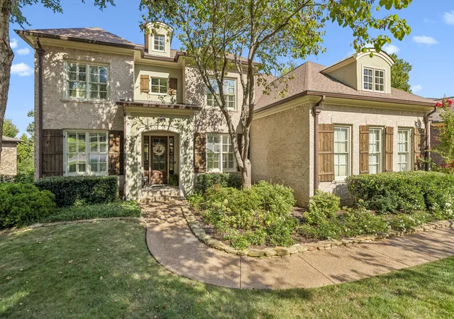 Photo 2 of Mansion for sale at 190 Azalea Ln, Franklin, TN 37064 | MLS# 3546281 | Listing updated on 2026-09-15
