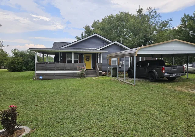 Photo 1 of Single family home for sale at 1103 Clearview Ave, Lawrenceburg, TN 38464 | MLS# 3545760 | Listing updated on 2026-09-27