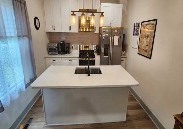 Photo 2 of Single family home for sale at 1103 Clearview Ave, Lawrenceburg, TN 38464 | MLS# 3545760 | Listing updated on 2026-09-27
