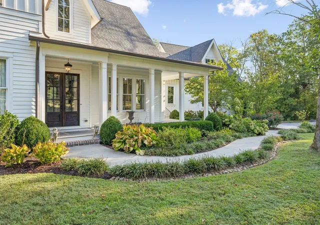 Photo 1 of Sale Pending at 3390 Southall Rd, Franklin, TN 37064 | MLS# 3547105 | Listing updated on 2026-10-04