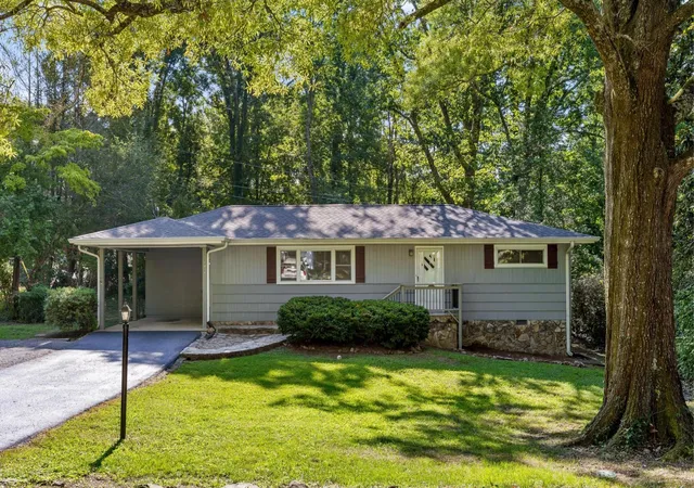 Single family home for sale at 1014 Signal Rd, Signal Mountain, TN 37377 | MLS# 3545068