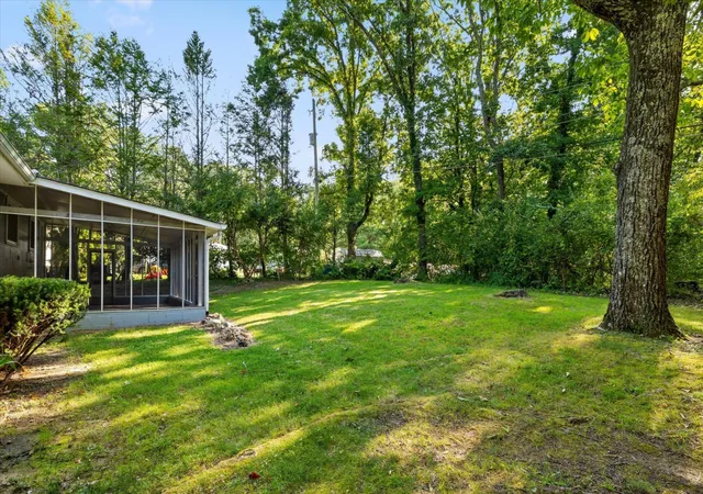 Photo 3 of Single family home for sale at 1014 Signal Rd, Signal Mountain, TN 37377 | MLS# 3545068 | Listing updated on 2026-09-25