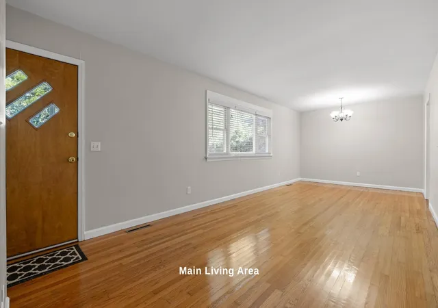 Photo 4 of Single family home for sale at 1014 Signal Rd, Signal Mountain, TN 37377 | MLS# 3545068 | Listing updated on 2026-09-25