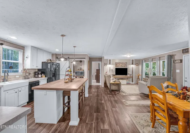Photo 3 of Manufactured home for sale at 3279 Sims Rd, Sevierville, TN 37876 | MLS# 3545074 | Listing updated on 2026-09-22