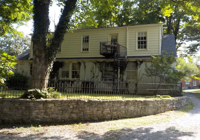Photo 2 of Single family home for sale at 216 N Hume Ave, Gallatin, TN 37066 | MLS# 3546464 | Listing updated on 2026-09-23
