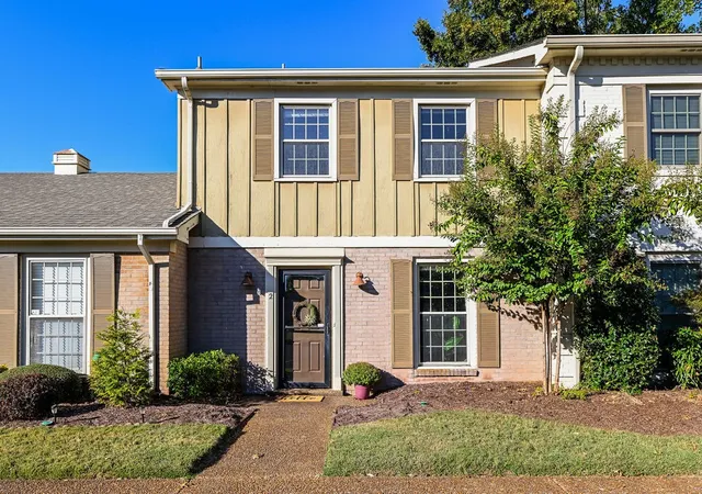 Townhouse for sale at 1011 Murfreesboro Rd #J2, Franklin, TN 37064 | MLS# 3601814