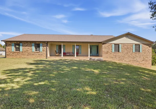 Photo 1 of Single family home for sale at 1857 Old Mckenzie Hwy, Paris, TN 38242 | MLS# 3615446 | Listing updated on 2026-10-09