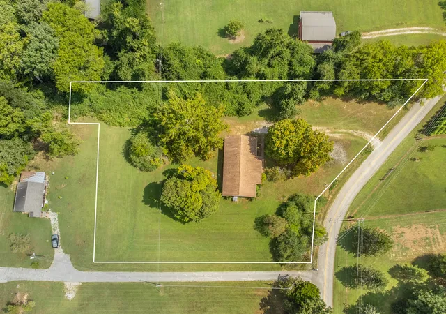 Photo 1 of Single family home for sale at 9403 Houston Ln, Ooltewah, TN 37363 | MLS# 3545715 | Listing updated on 2026-10-26
