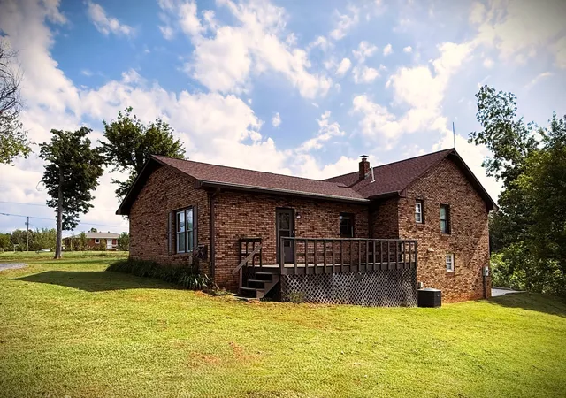Photo 3 of Single family home for sale at 2239 Hilham Hwy, Livingston, TN 38570 | MLS# 3546085 | Listing updated on 2026-09-22