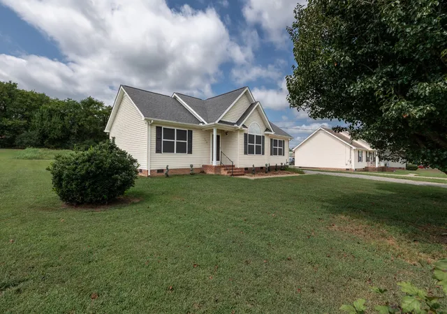 Photo 2 of Single family home for sale at 310 Daytona Dr, Cornersville, TN 37047 | MLS# 3545794 | Listing updated on 2026-09-28