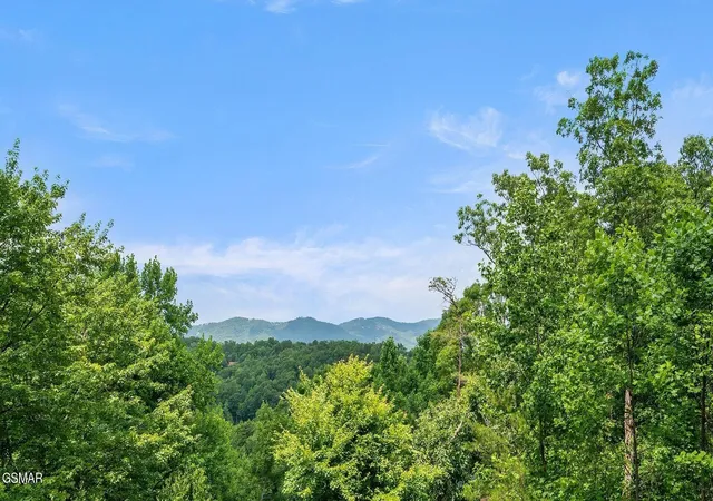 Photo 3 of Single family home for sale at 2117 E View Dr, Sevierville, TN 37876 | MLS# 3591877 | Listing updated on 2026-10-07