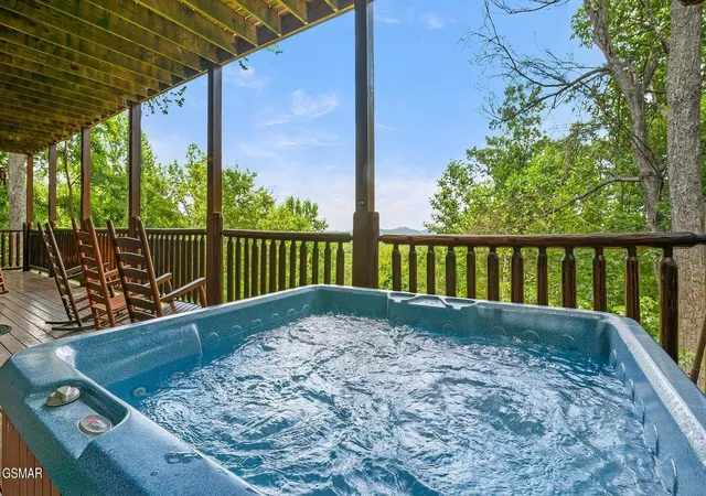 Photo 4 of Single family home for sale at 2117 E View Dr, Sevierville, TN 37876 | MLS# 3591877 | Listing updated on 2026-10-07