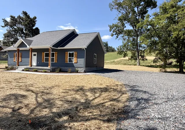 Photo 3 of Single family home for sale at 1750 Old Gallatin Rd, Portland, TN 37148 | MLS# 3545135 | Listing updated on 2026-10-03