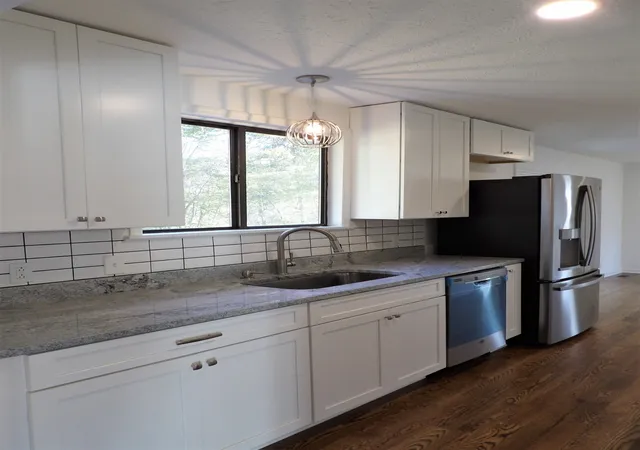 Photo 3 of Single family home for sale at 8369 Merrymount Dr, Nashville, TN 37221 | MLS# 3612042 | Listing updated on 2026-10-09