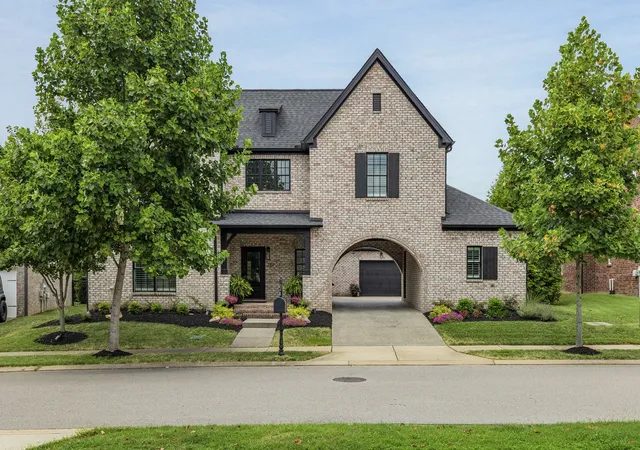 Photo 1 of Single family home for sale at 724 Fontwell Ln, Franklin, TN 37064 | MLS# 3592060 | Listing updated on 2026-10-25