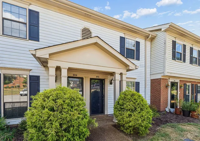 Photo 1 of Townhouse for sale at 810 Brentwood Pt, Brentwood, TN 37027 | MLS# 3592385 | Listing updated on 2026-10-04