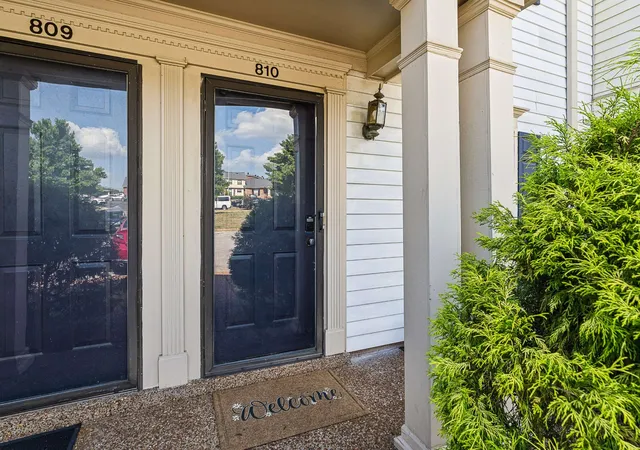 Photo 2 of Townhouse for sale at 810 Brentwood Pt, Brentwood, TN 37027 | MLS# 3592385 | Listing updated on 2026-10-04
