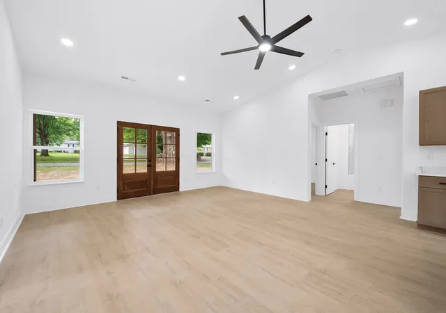 Photo 4 of Single family home for sale at 701 Oak Grv Rd, Goodspring, TN 38460 | MLS# 3545412 | Listing updated on 2026-10-01