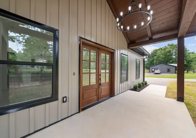 Photo 2 of Single family home for sale at 701 Oak Grv Rd, Goodspring, TN 38460 | MLS# 3545412 | Listing updated on 2026-10-01