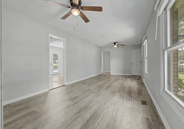 Photo 3 of Single family home for sale at 1306 Old Estill Springs Rd, Tullahoma, TN 37388 | MLS# 3547689 | Listing updated on 2026-09-30