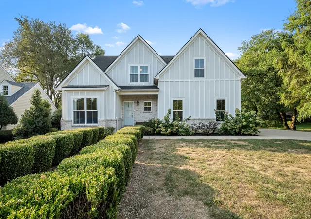 Photo 1 of Single family home for sale at 2106 Windsor St, Murfreesboro, TN 37130 | MLS# 3597736 | Listing updated on 2026-09-24